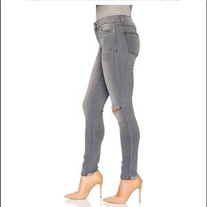 NWT DL1961 Emma Jeans. Mid Rise. Originally $198. Stretchy. Mid rise luxury.
